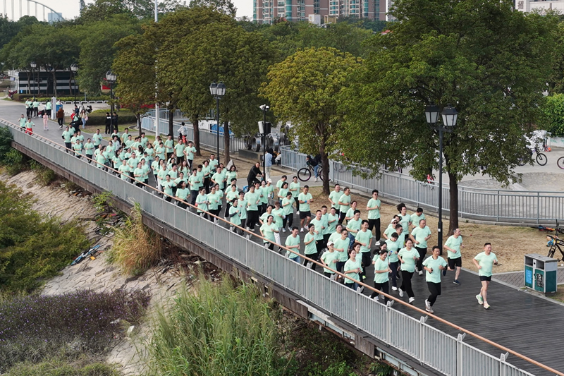 英諾加速度丨2025 福州英諾電子科技有限公司燃冬樂跑活動